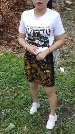 秋高气爽 风格外大 带上小母狗出来郊游 尿个尿 自个卫 放空自己 回归自然 截图8