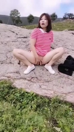秋高气爽 风格外大 带上小母狗出来郊游 尿个尿 自个卫 放空自己 回归自然 截图10