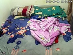 家庭摄像头破解入侵多角度真实偸拍，抽烟背纹烈女私生活曝光也是一个欲女，跟老公性爱还不满足，还总喜欢道具紫薇 截图10