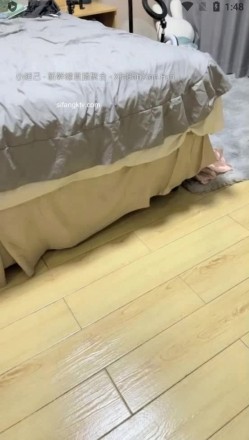 AVOVE 一双筷子般的美腿甜美小美眉，身材一级棒，把她灌醉了再操她 截图15