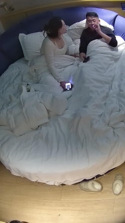 酒店偷拍白皙甜美女和纹身男友入住酒店三天吃饭日常啪啪 截图5