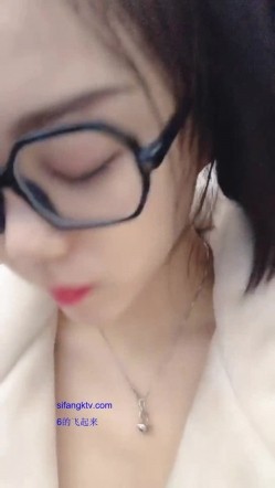 私圈土豪高价定制~高颜值大二露脸美女【吴小姐】学校宿舍、卫生间道具疯狂紫薇淫语挑逗 截图8