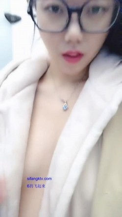 私圈土豪高价定制~高颜值大二露脸美女【吴小姐】学校宿舍、卫生间道具疯狂紫薇淫语挑逗 截图9