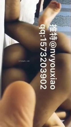 【极品泄密】推特经典大V 分享女友潇潇 站内未流出福利 截图12