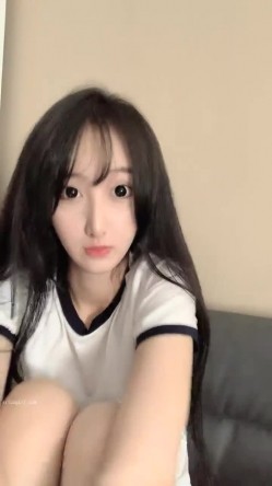 最顶尖女神~【小纱雾】揉穴自慰！皮都撸破了~超高颜值，这身材无敌了~！ 截图2