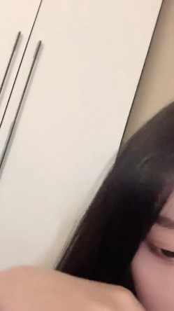 最顶尖女神~【小纱雾】揉穴自慰！皮都撸破了~超高颜值，这身材无敌了~！ 截图6