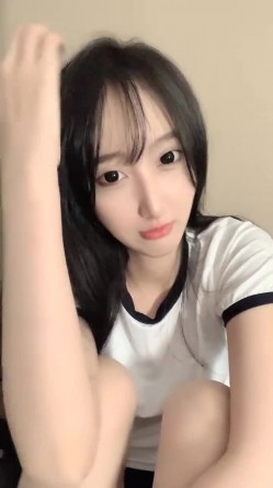 最顶尖女神~【小纱雾】揉穴自慰！皮都撸破了~超高颜值，这身材无敌了~！ 截图14