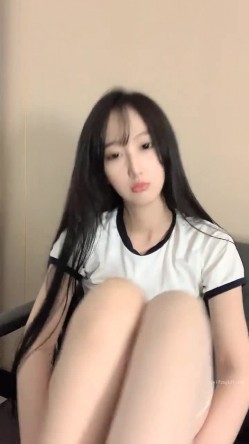 最顶尖女神~【小纱雾】揉穴自慰！皮都撸破了~超高颜值，这身材无敌了~！ 截图15