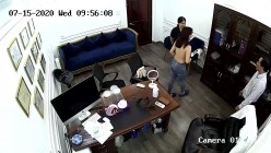 私房最新流出黑客【破解摄像头】隆乳整形诊所 家居视频 妇科检查 截图13