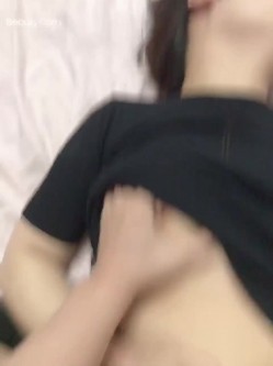 NTR绿帽淫妻大神【是小肥羊呀】超极品小母狗多人运动，淫乱不堪！轮流爆操！把小娇妻调教成小母狗，全程高能 截图12