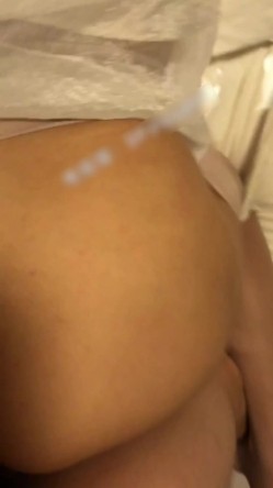 钻石泄密流出 高颜值美女佩戴宝格丽项链东北御姐酒店啪啪遭泄密 截图2