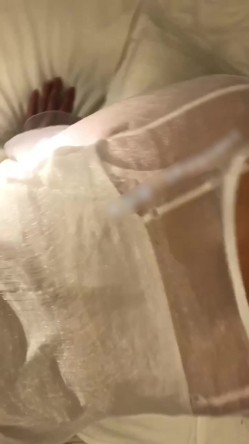 钻石泄密流出 高颜值美女佩戴宝格丽项链东北御姐酒店啪啪遭泄密 截图3