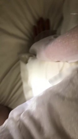 钻石泄密流出 高颜值美女佩戴宝格丽项链东北御姐酒店啪啪遭泄密 截图4
