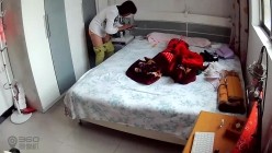 《居家摄像头破解》偷窥留守少妇洗完澡光熘熘的出来换衣服 截图14