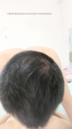 姐夫爆草小姨子全程露脸，这大鸡巴真猛各种体位蹂躏小婊子，激情上位抱着吃奶子站起来草，浪荡呻吟不止 截图9