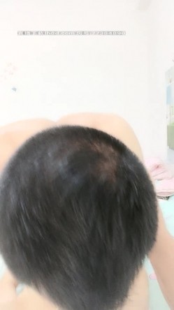 姐夫爆草小姨子全程露脸，这大鸡巴真猛各种体位蹂躏小婊子，激情上位抱着吃奶子站起来草，浪荡呻吟不止 截图10