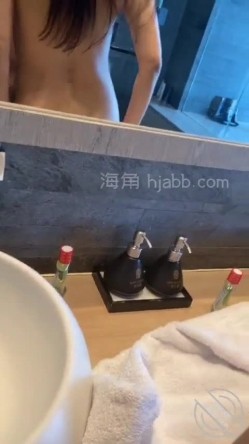 【海角社区大神人妻专业户】福州富姐人妻千里送逼两米浴缸搞起来大声骚叫 外面都听到了 截图10