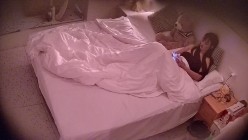 大学城民宿 小姐姐连续几天在这个房间内接客 每天都有好几位大哥光顾 今天第一个像是男朋友 截图2