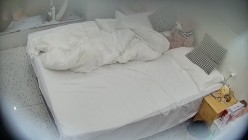 大学城民宿 小姐姐连续几天在这个房间内接客 每天都有好几位大哥光顾 今天第一个像是男朋友 截图10