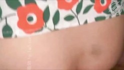 最新购买分享海角社区小哥强奸少妇邻居封神之作后续  终于再一次操了邻居，孩子睡了在楼道干最后内射 截图12