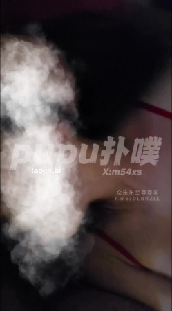 山东可御可甜反差情侣，爱交换爱分享，【pupu扑噗】，540元门槛vip电报群福利，红衣女王装，酒店3P淫荡不堪 截图10