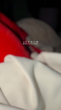 泡良大神『tesxgjkssl』06黑丝小母狗 在餐厅 网约车 商场 遥控她逼里的跳蛋 乖乖完成任务才能接受主人赏赐的爆操 截图13