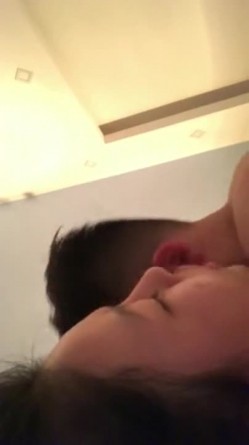 网爆门事件外站流出最新越南伴娘“越南黄心颖”出轨他人夫啪啪视频 截图14