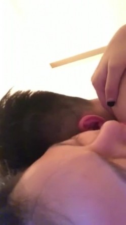 网爆门事件外站流出最新越南伴娘“越南黄心颖”出轨他人夫啪啪视频 截图15