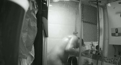 房东出租屋浴室偷装设备偷拍 合租年轻情侣洗鸳鸯浴互相搓澡给对方擦拭 截图1