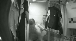 房东出租屋浴室偷装设备偷拍 合租年轻情侣洗鸳鸯浴互相搓澡给对方擦拭 截图11