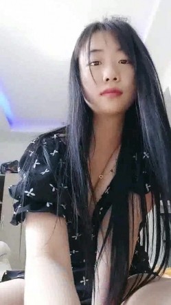 超级大奶 巨大无比比头大~【00后超级胸】带姨妈出征~狂撸 纯天然，露脸清纯系 截图1