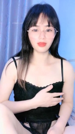 核弹！极品骚娘们【冷艳小妈】道具自慰~骚的很！西装黑丝，知性丽人，赞 截图6