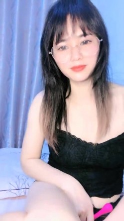 核弹！极品骚娘们【冷艳小妈】道具自慰~骚的很！西装黑丝，知性丽人，赞 截图7