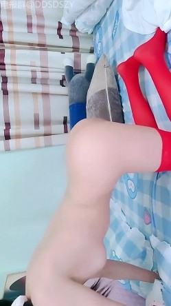 舞蹈系校花学妹【小涵宝宝】护士制服 丝袜诱惑 抖音风骚舞，道具自慰 截图10