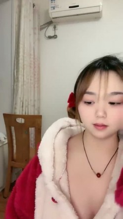 肤白貌美极品靓妹 绝对美人坯子 巨乳肥臀~道具狂插流淫水白浆~爽的一逼 截图6