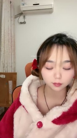 肤白貌美极品靓妹 绝对美人坯子 巨乳肥臀~道具狂插流淫水白浆~爽的一逼 截图7