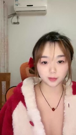 肤白貌美极品靓妹 绝对美人坯子 巨乳肥臀~道具狂插流淫水白浆~爽的一逼 截图10