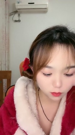 肤白貌美极品靓妹 绝对美人坯子 巨乳肥臀~道具狂插流淫水白浆~爽的一逼 截图14