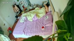 酒店偷拍稀有绿叶房斯文眼镜学妹穿上丝袜被男友抓住双手后入打桩起飞 截图2