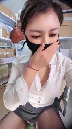 仓库管理员【林安安】上班偷播 丝袜美腿 跳蛋狂震 截图6