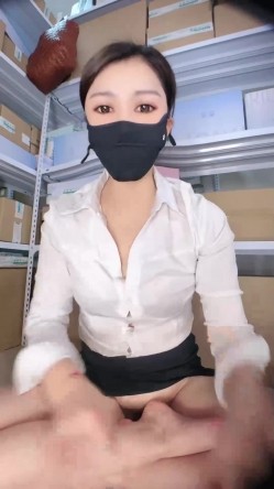 仓库管理员【林安安】上班偷播 丝袜美腿 跳蛋狂震 截图14