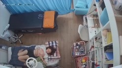 黑客破解美容院摄像头偷拍 ️金钱加持下 老板娘彻底沦陷被油腻大叔任意玩弄老板娘是真骚 偶尔熟睡还自慰 截图7