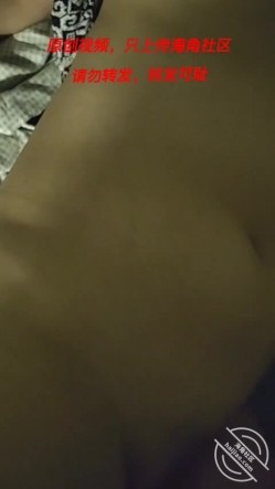 【披风少年爱老妈】迷奸+强奸？安眠药+酒后续，一镜到底，中途老妈惊醒迷奸变强奸 截图9