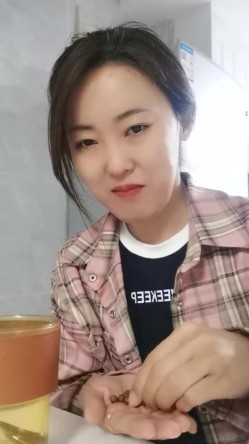 极品人妻！刺激，【放肆的小水娃】，真实良家，标准的贤妻良母，厨房搔首弄姿 截图8