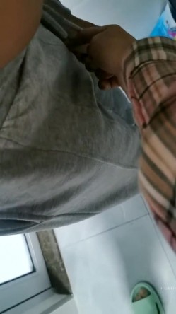 极品人妻！刺激，【放肆的小水娃】，真实良家，标准的贤妻良母，厨房搔首弄姿 截图11
