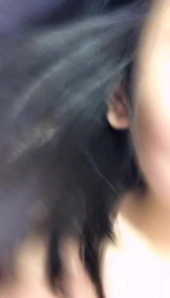 颜值不错苗条妹子慢慢脱掉道具自慰秀 椅子上多种道具跳弹道具JJ抽插 很是诱惑不要错过 截图3