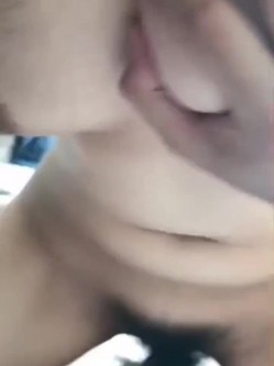漂亮女友吃鸡啪啪 在家被男友无套输出 身材不错上位骑乘很卖力 操的嗯啊呻吟不停 截图10
