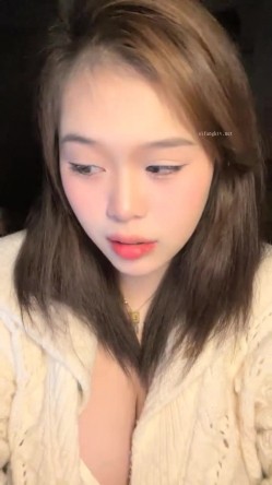 兄弟们！全网最大奶子来了~【甜甜甜甜圈】奶控专属~！这是我见过最大的奶子了~！挺漂亮的 截图7