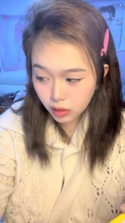 兄弟们！全网最大奶子来了~【甜甜甜甜圈】奶控专属~！这是我见过最大的奶子了~！挺漂亮的 截图15