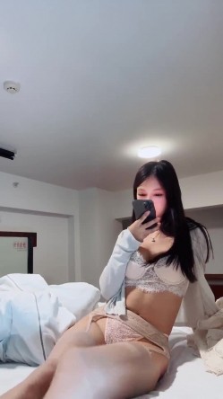 淫荡尤物~魔鬼身材【凡凡不凡】宅男杀手^超美！自慰疯狂喷 截图1
